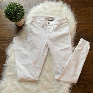 American Eagle White Jeans